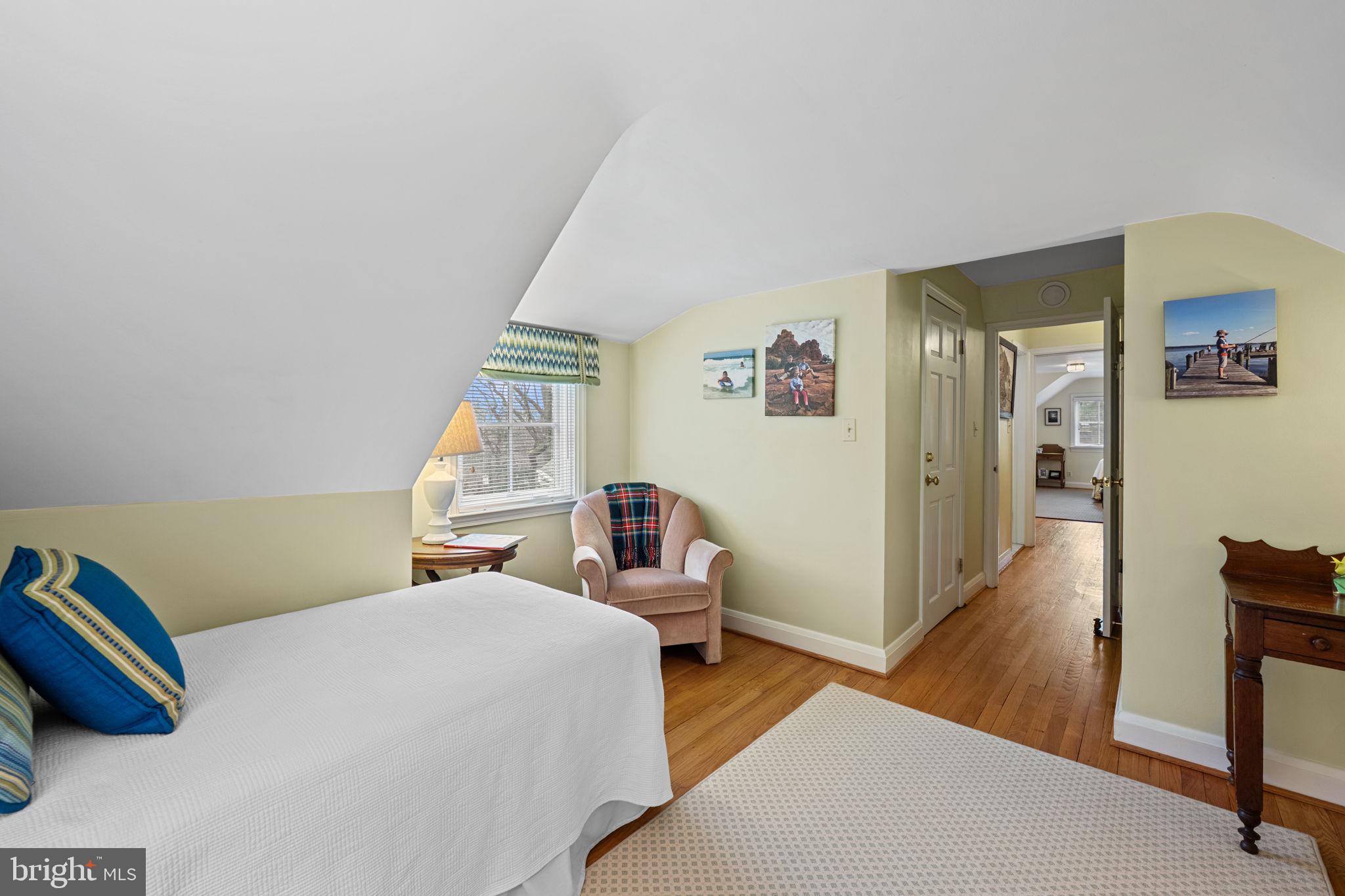 6507 Darnall Road Towson, MD 21204 - Photo 36 of 57 Charming upstairs bedroom 3