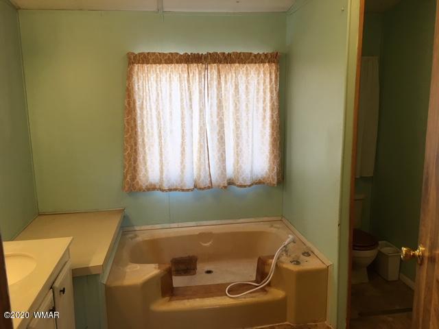 1398 Lx Ranch Road Holbrook, AZ 86025 - Photo 17 of 28