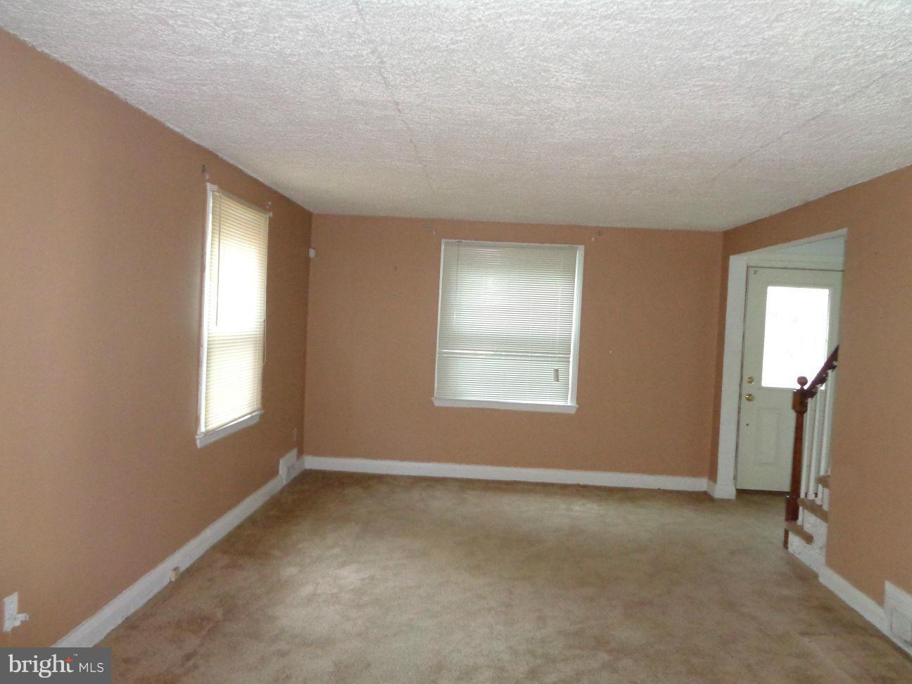 3645 Campfield Road Baltimore, MD 21207 - Photo 2 of 17 Living Room
