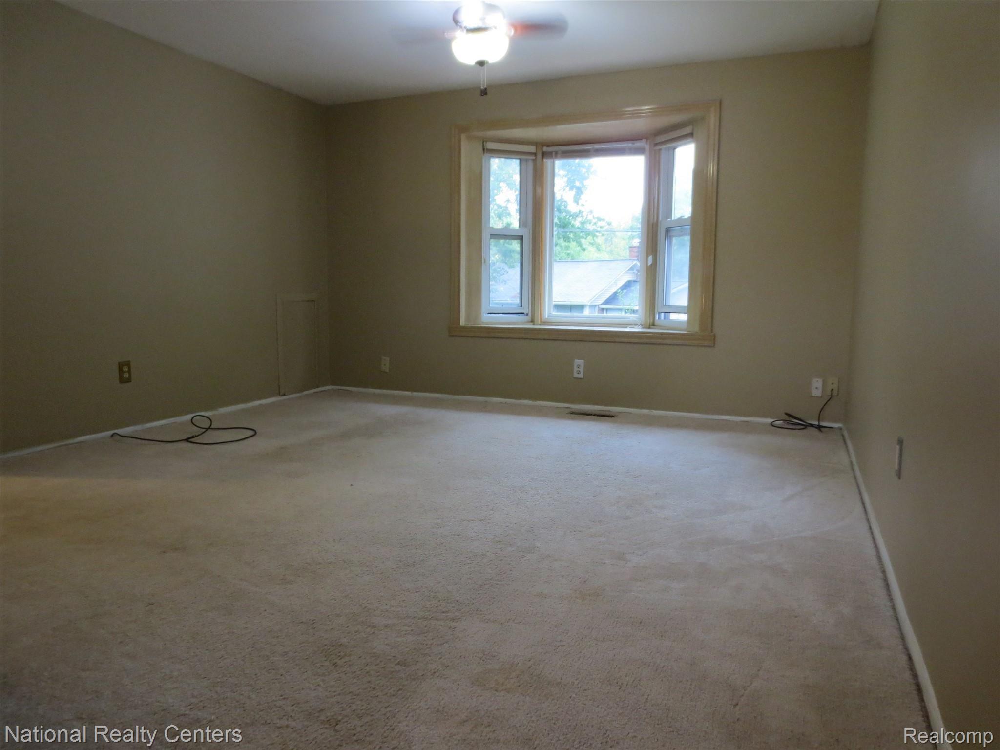 16482 West Eleven Mile Road Southfield, MI 48076 - Photo 9 of 20 IMG_1232.JPG