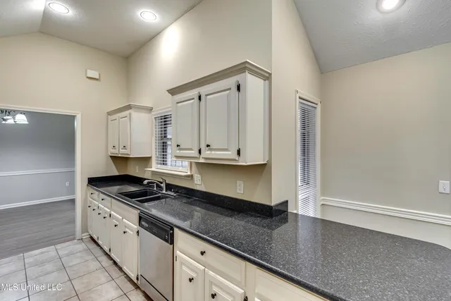 $2,200 | 407 Hemlock Drive, Flowood, MS 39232