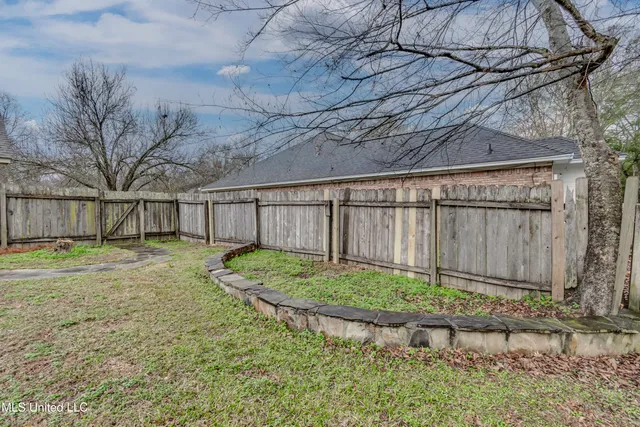 $2,200 | 407 Hemlock Drive, Flowood, MS 39232