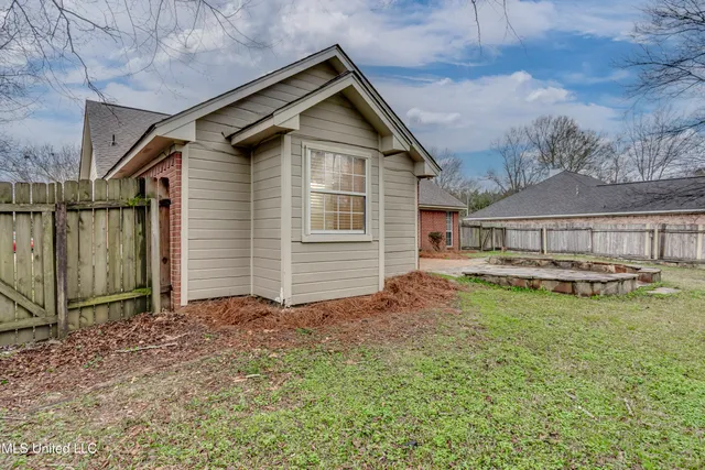 $2,200 | 407 Hemlock Drive, Flowood, MS 39232