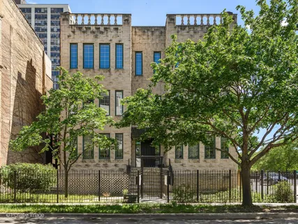 $399,900 | 825 West Eastwood Avenue, Unit 3E, Chicago, IL 60640