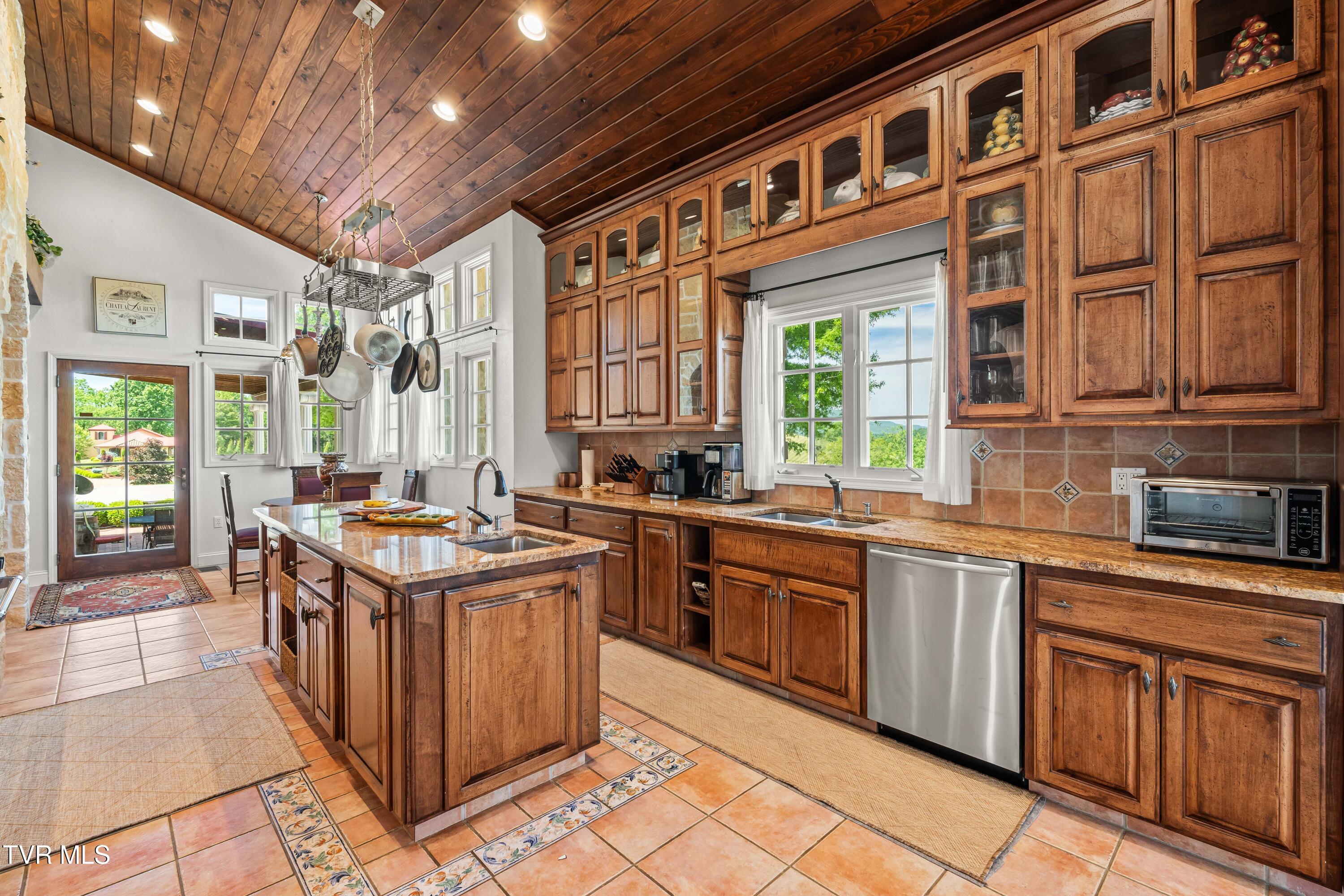 1877 Dry Hill Road Butler, TN 37640 - Photo 33 of 106 26
