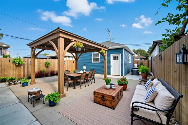 $819,900 | 3019 North Kenneth Avenue, Chicago, IL 60641