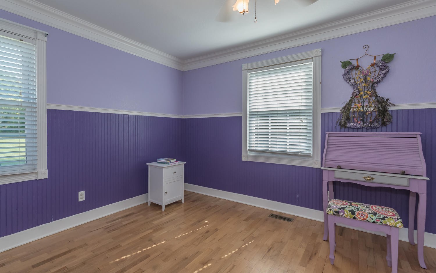 3798 Dutch Valley Road Clinton, TN 37716 - Photo 24 of 37 a room with a window