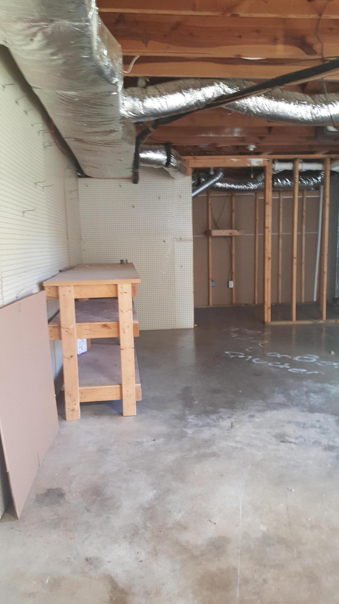 3798 Dutch Valley Road Clinton, TN 37716 - Photo 29 of 37 a view of an empty room with a garage
