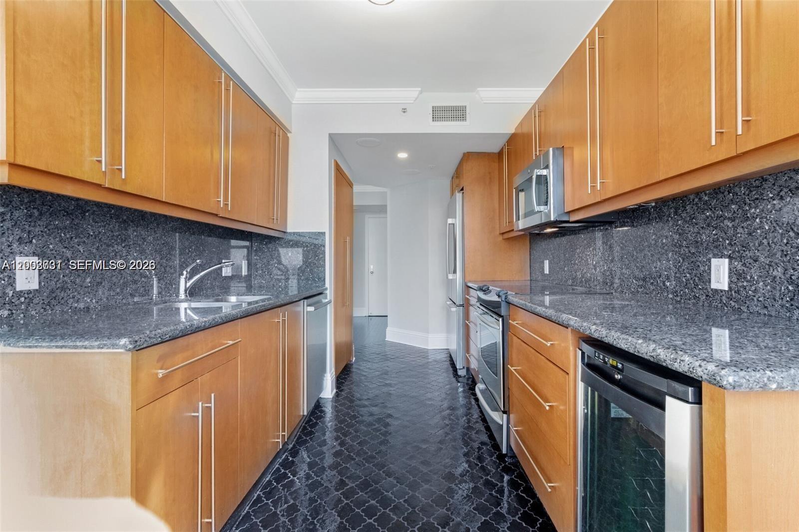701 Brickell Key Boulevard, Unit 2103 Miami, FL 33131 - Photo 17 of 48