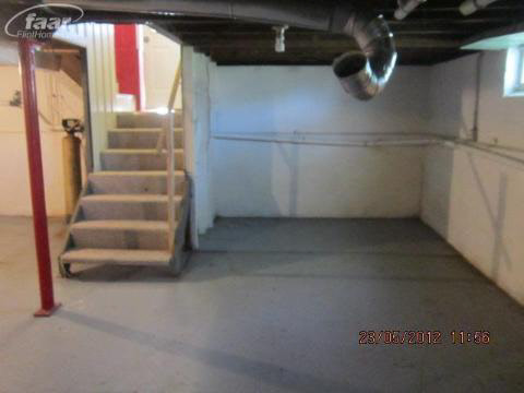 6098 Lapeer Road Burton, MI 48509 - Photo 7 of 13 20132158-6.JPG