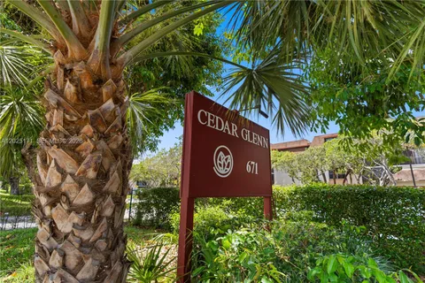 $285,000 | 671 Northeast 195th Street, Unit 121E, Miami, FL 33179