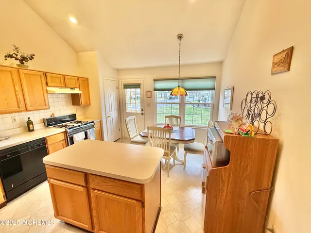 $3,200 | 1 Allen Court, Manalapan, NJ 07726