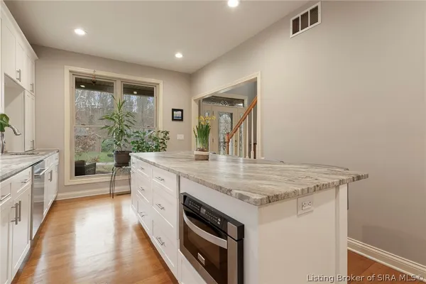 $599,900 | 2707 Clearstream Court, New Albany, IN 47150