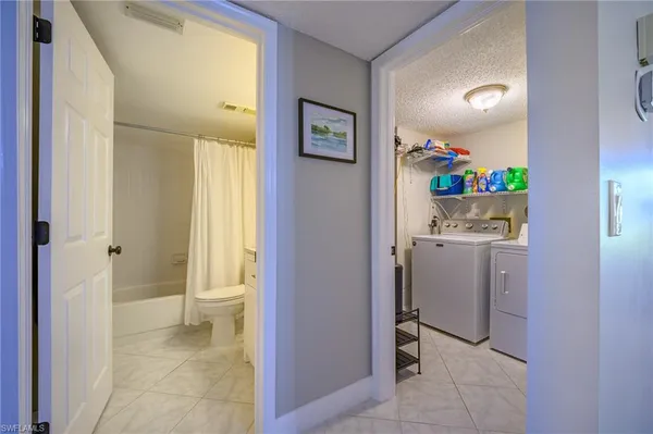 $259,900 | 6945 Dennis Circle, Unit I107, Naples, FL 34104