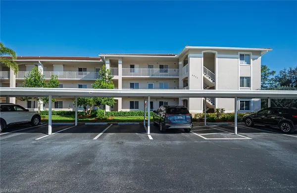 $259,900 | 6945 Dennis Circle, Unit I107, Naples, FL 34104