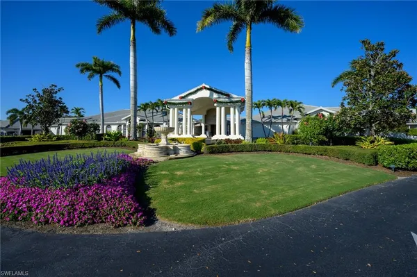 $259,900 | 6945 Dennis Circle, Unit I107, Naples, FL 34104