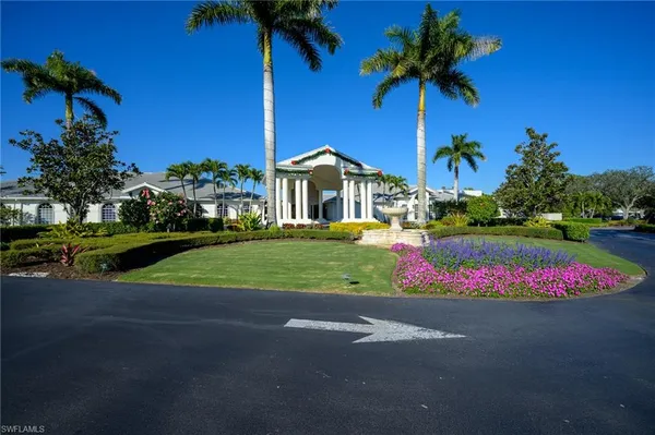 $259,900 | 6945 Dennis Circle, Unit I107, Naples, FL 34104