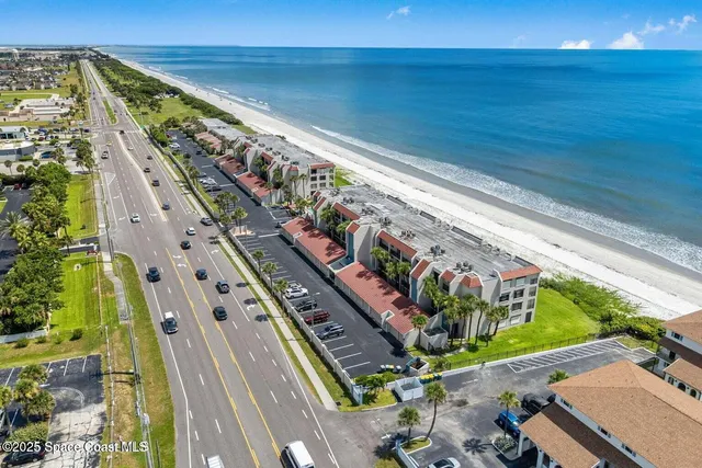$3,900 | 175 A1A Jimmy Buffett Mem Highway, Unit 210, Satellite Beach, FL 32937