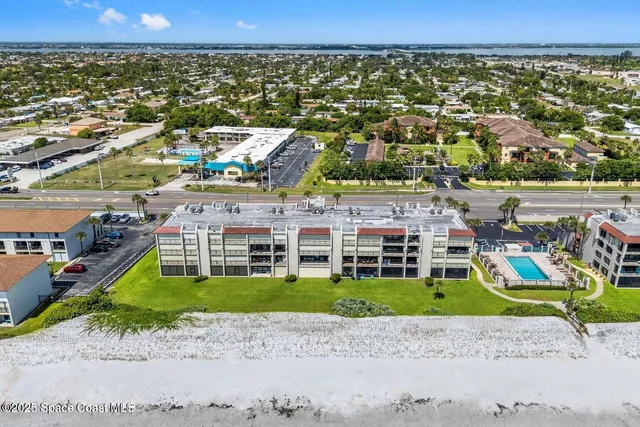 $3,900 | 175 A1A Jimmy Buffett Mem Highway, Unit 210, Satellite Beach, FL 32937