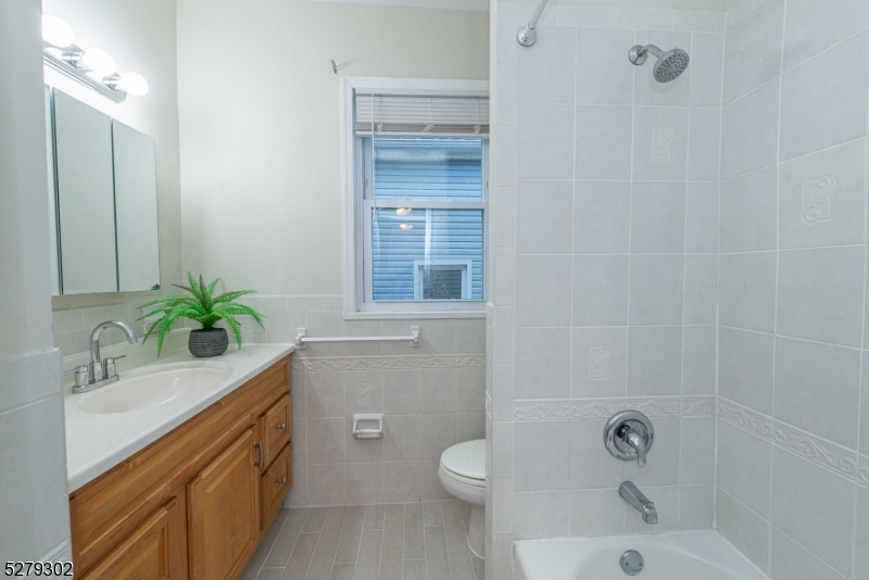 165 Hillside Avenue, Unit 2 Glen Ridge, NJ 07028 - Photo 8 of 17