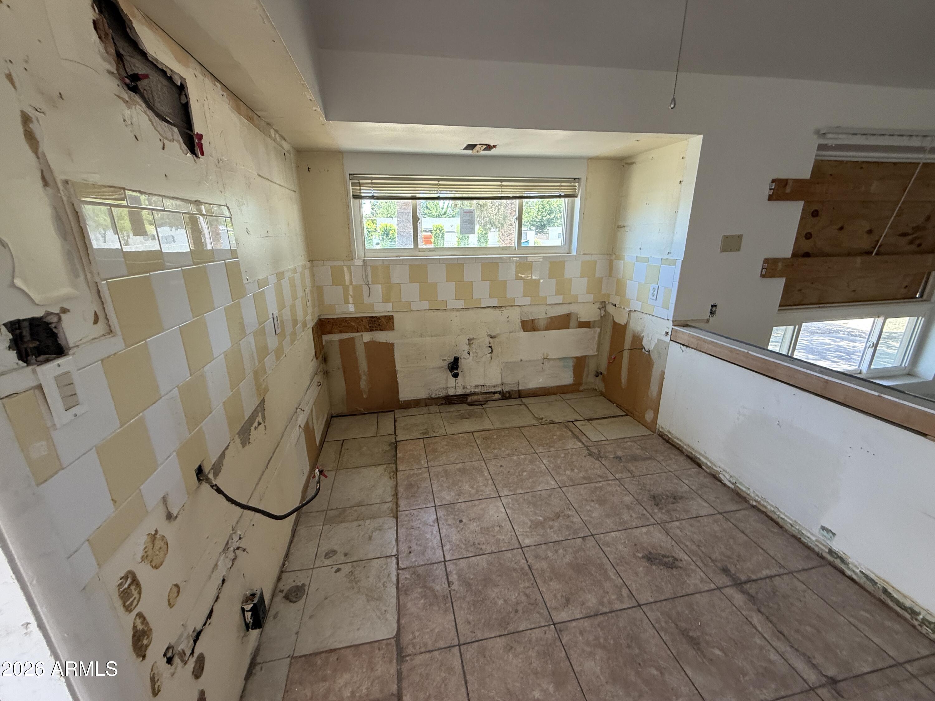1112 West Bethany Home Road Phoenix, AZ 85013 - Photo 3 of 16