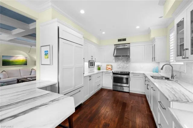 $800,000 | 2120 Aberdeen Lane, Unit 101, Naples, FL 34109