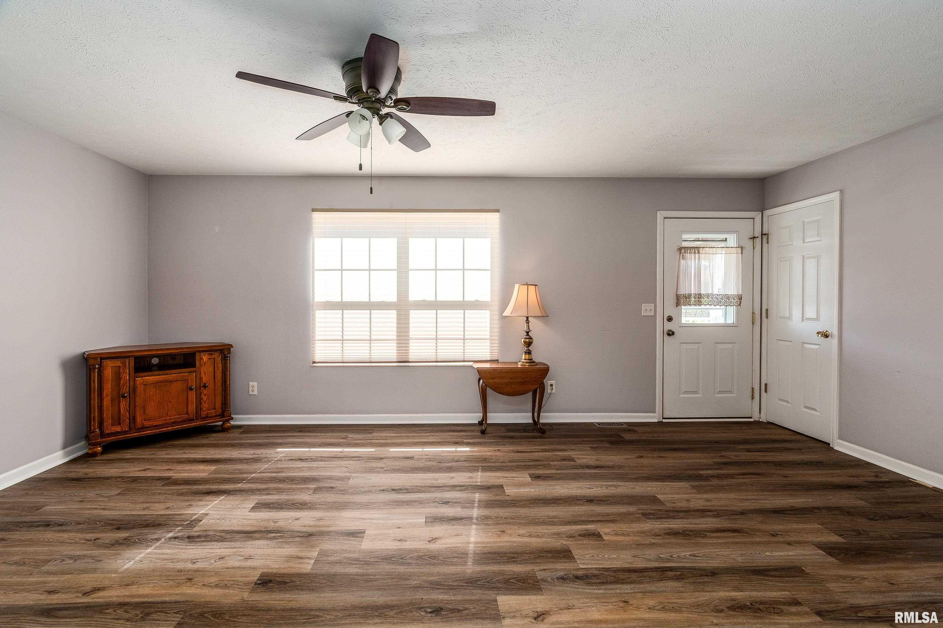 2080 Highway 166 Creal Springs, IL 62922 - Photo 4 of 32