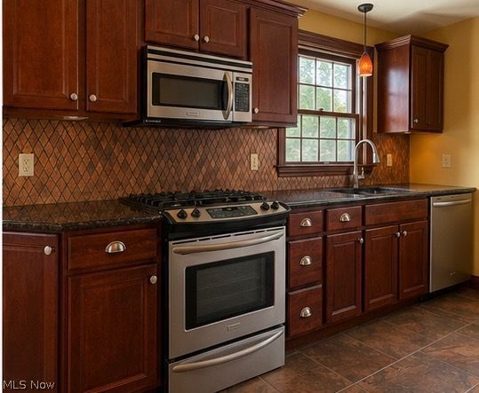 921 Garfield Street Struthers, OH 44471 - Photo 4 of 21