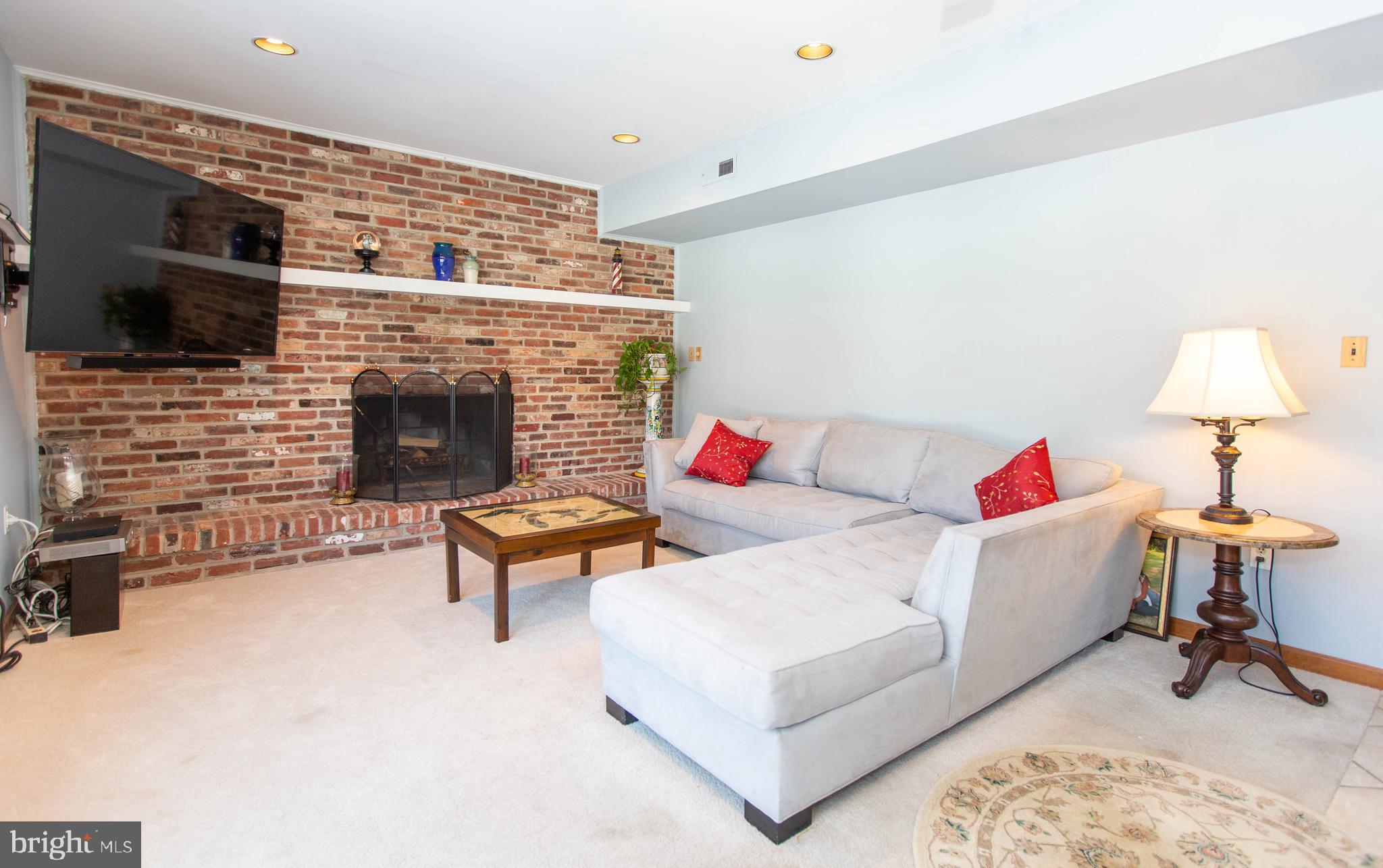 955 Pheasant Meadow Road Blue Bell, PA 19422 - Photo 11 of 29 Family Room