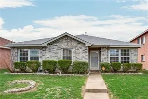 $2,400 | 2450 Meadowgate Lane, Lancaster, TX 75134