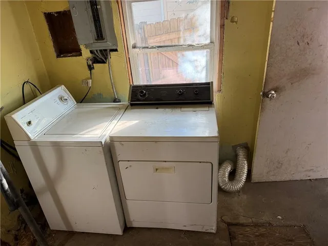 $179,900 | 8208 West 81st Street, Overland Park, KS 66204