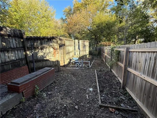 $179,900 | 8208 West 81st Street, Overland Park, KS 66204