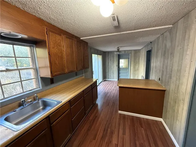 $179,900 | 8208 West 81st Street, Overland Park, KS 66204