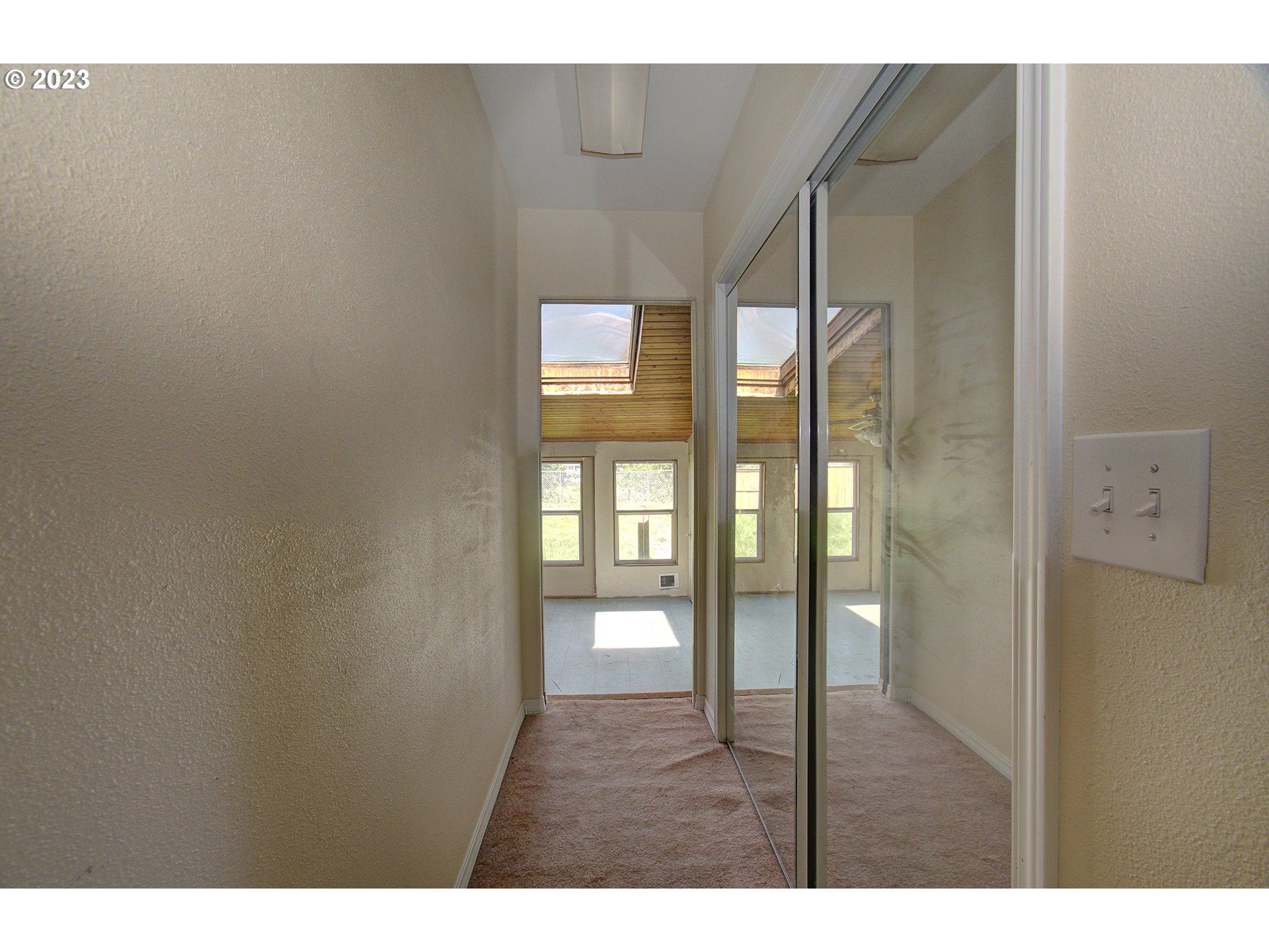271 28th Avenue Longview, WA 98632 - Photo 21 of 29 a view of an entryway