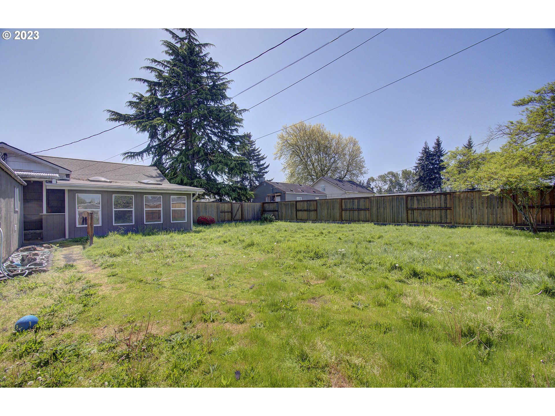271 28th Avenue Longview, WA 98632 - Photo 27 of 29 a front view of house with yard