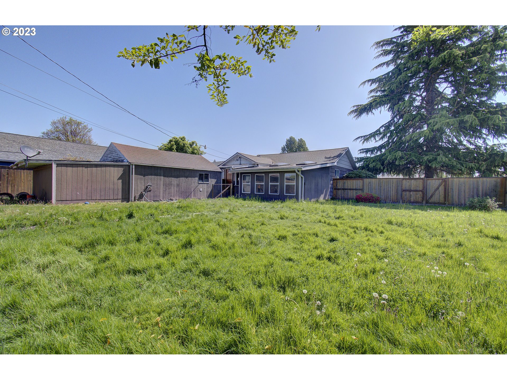 271 28th Avenue Longview, WA 98632 - Photo 28 of 29 a view of a house with a yard