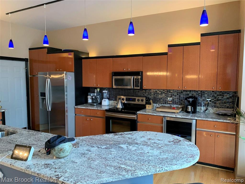 2271 Crystal Drive, Unit 35 Rochester Hills, MI 48309 - Photo 12 of 56