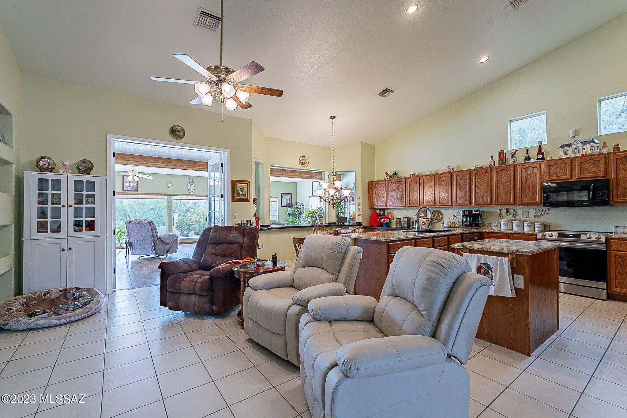 196 Círculo Silva Rio Rico, AZ 85648 - Photo 10 of 33
