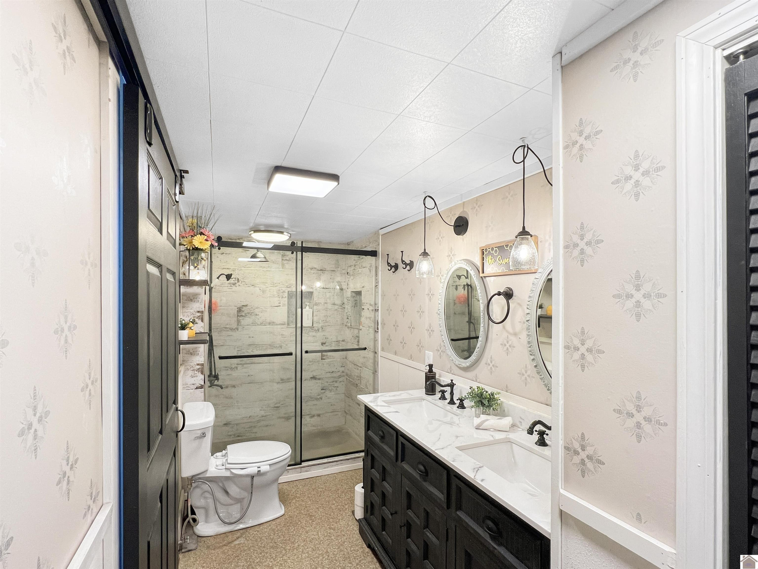 2486 Erwin Road Murray, KY 42071 - Photo 15 of 35 Main floor bathroom