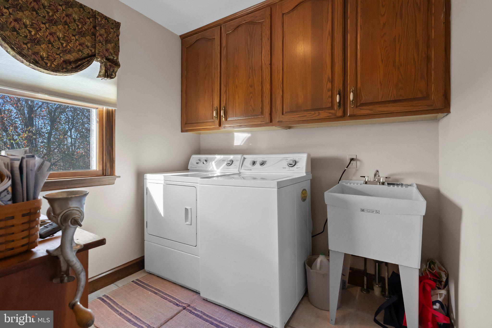 26 Hidden Turn Newtown, PA 18940 - Photo 16 of 40 a utility room with dryer and washer
