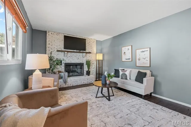 $230,000 | 1202 Sir Lancelot Lane, Godfrey, IL 62035