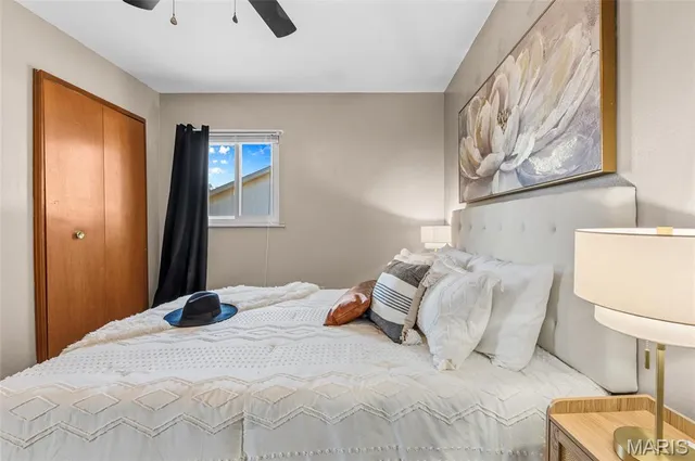 $230,000 | 1202 Sir Lancelot Lane, Godfrey, IL 62035