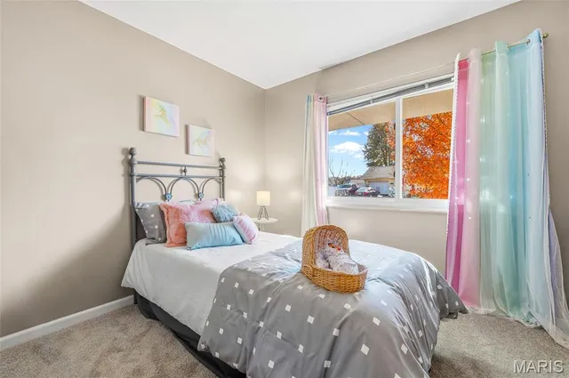 $230,000 | 1202 Sir Lancelot Lane, Godfrey, IL 62035