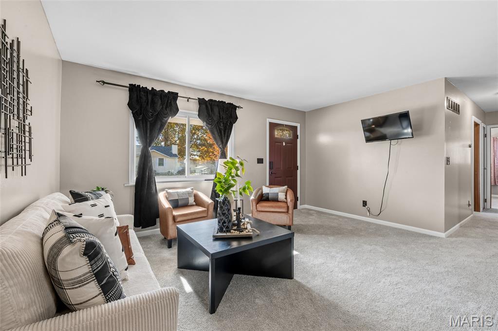 1202 Sir Lancelot Lane Godfrey, IL 62035 - Photo 2 of 39