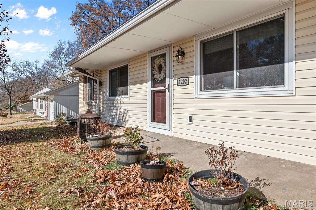 1202 Sir Lancelot Lane Godfrey, IL 62035 - Photo 35 of 39