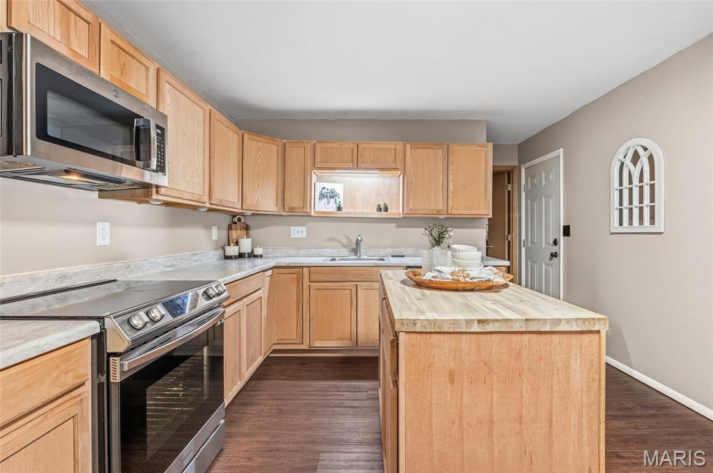 1202 Sir Lancelot Lane Godfrey, IL 62035 - Photo 6 of 39