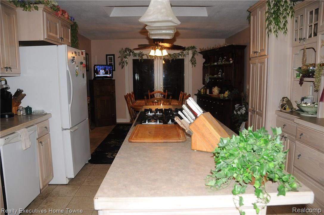 6861 Gibbons Road Jeddo, MI 48032 - Photo 5 of 52 JPG_8332.JPG