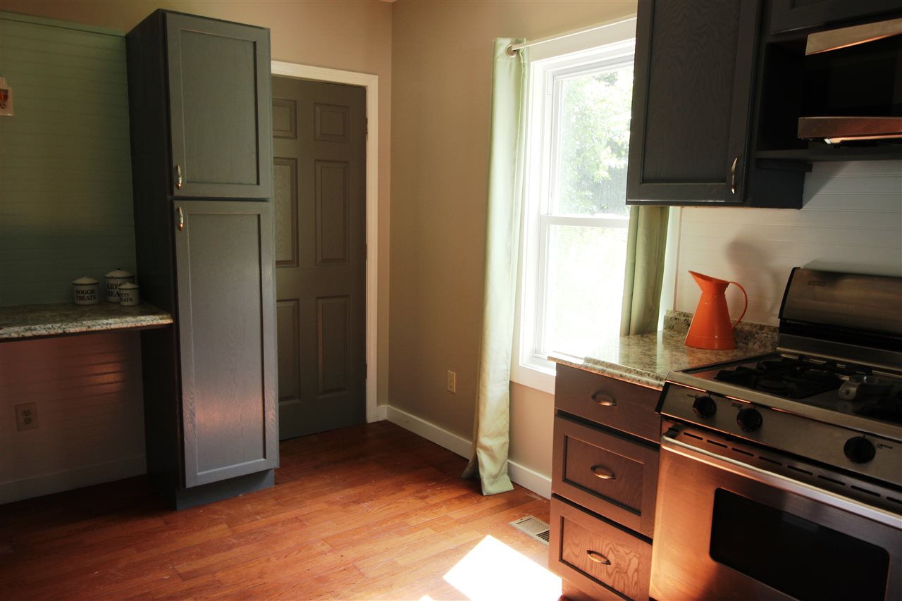 52 Merrill Street Springfield, VT 05156 - Photo 4 of 16