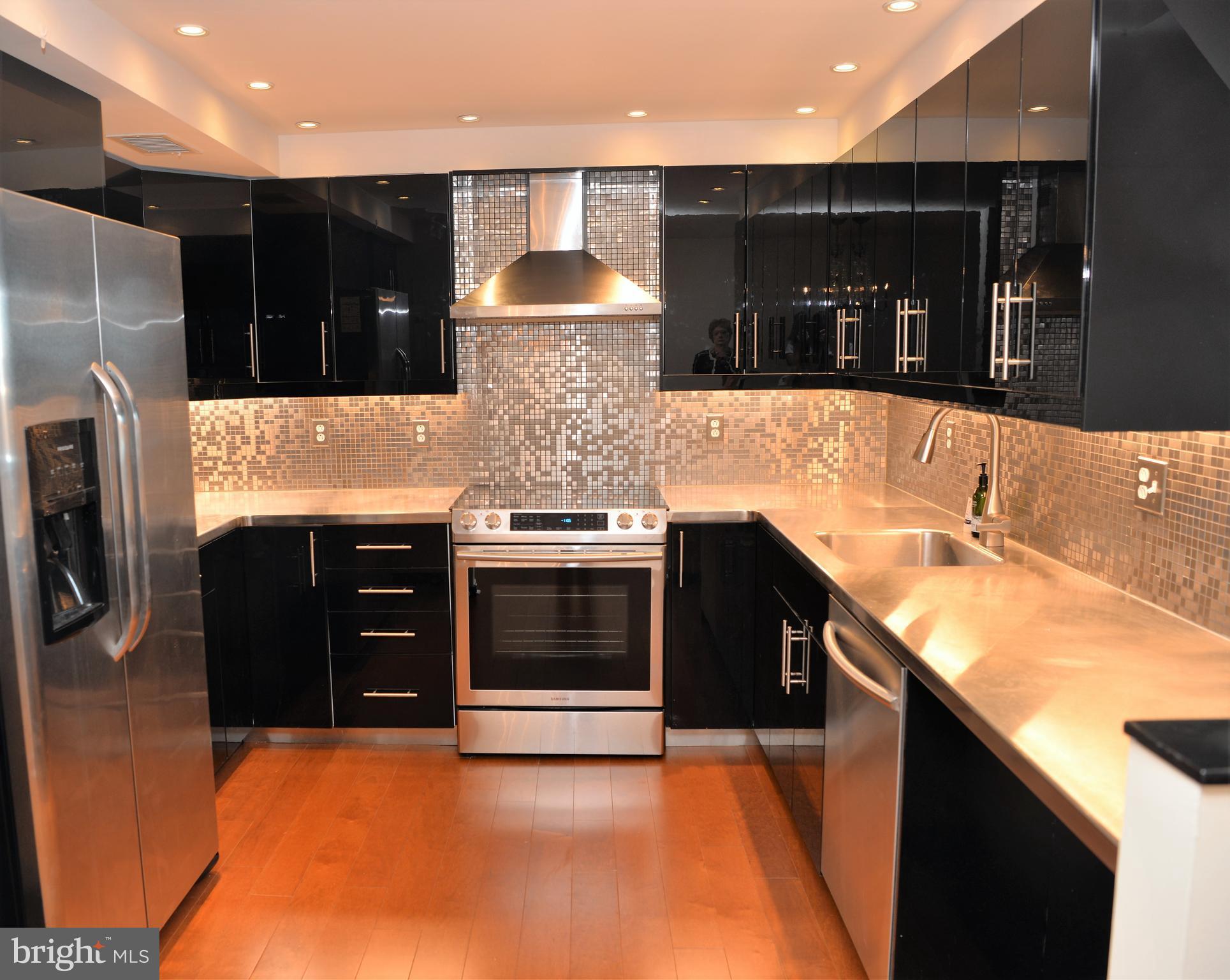 1101 South Arlington Ridge Road, Unit 703 Arlington, VA 22202 - Photo 11 of 30 Kitchen