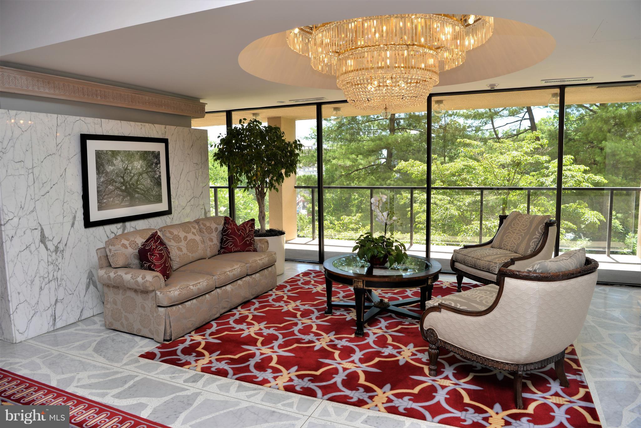 1101 South Arlington Ridge Road, Unit 703 Arlington, VA 22202 - Photo 3 of 30 Interior (General)
